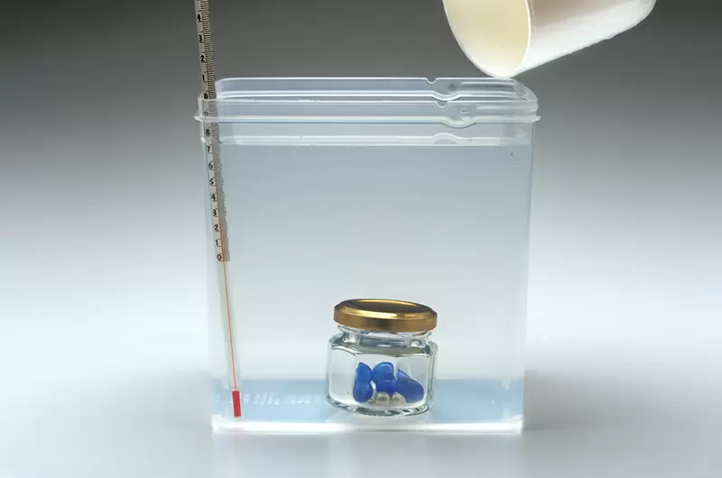 実験しよう 温度の変化と、びんの動きをたしかめよう