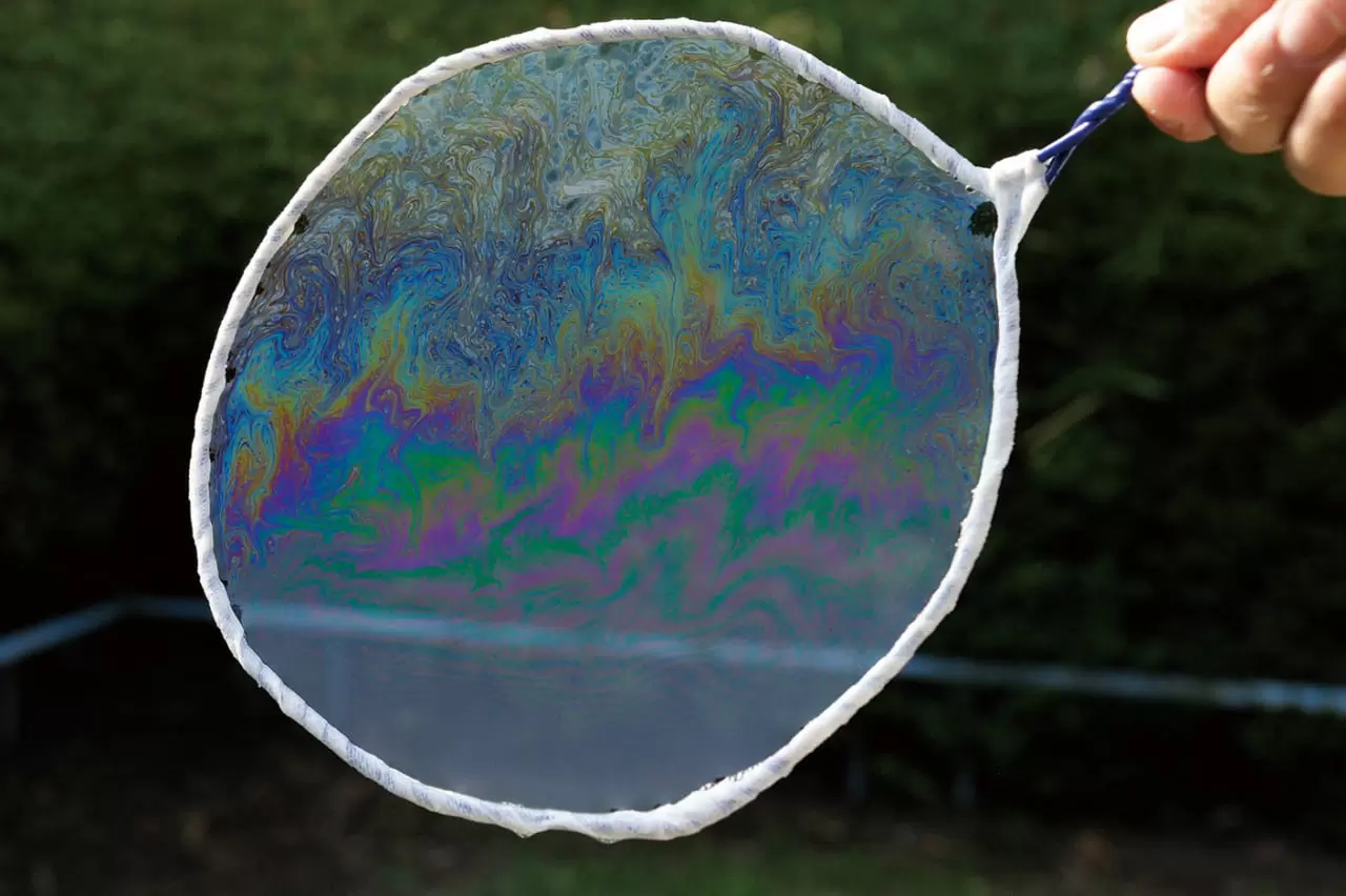 ハンガーを<ruby data-src=