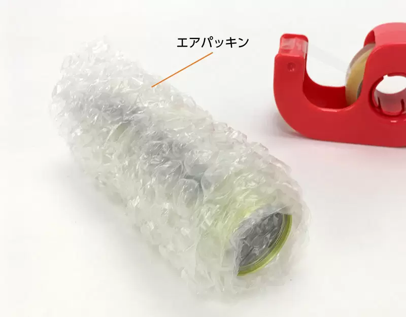 ペンライトにエアパッキンをまく