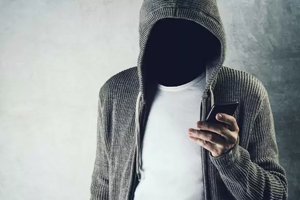 Case 5 学校で更衣室の盗撮未遂／わが家のSNSトラブル　～ユカの事件簿～