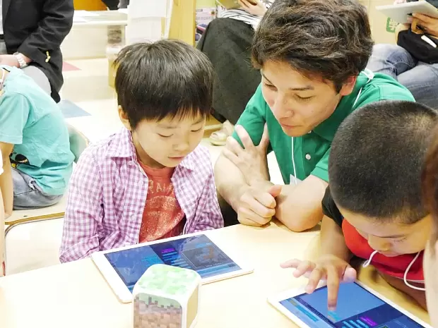 子どもの創造力がふくらむプログラミング 「マインクラフトワークショップ」