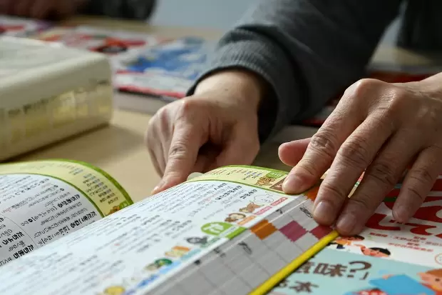 いまどきの辞典って、どうなってるの？／シリーズ 専門家にきく！ 国語辞典のひみつ 学研 子ども向け国語辞典編集室インタビュー【第1回】（全4回）