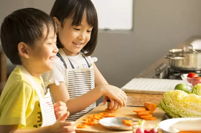 夏休みを生かして自立への一歩を／くやまない、悩まない、自分を責めない――心がラクになるアドラー流子育て【第17回】
