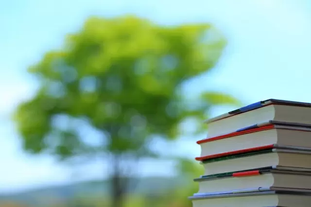 ネットやSNSを長時間使う中高生は読書時間が短い／データで読み解く、子どもとスマホ【第45回】