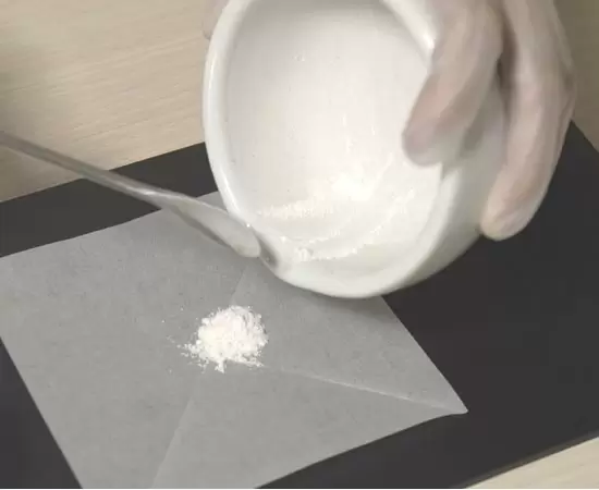 実験でくすりの形の特ちょうを調べよう