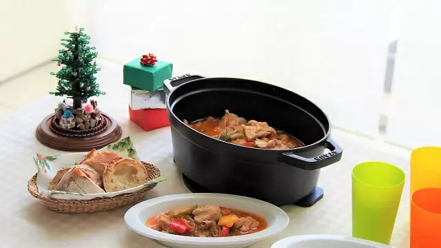 クリスマスパーティーのおもてなしにピッタリ！　チキンのトマト煮／元気な子どもが育つ毎日のごはん【第34回】
