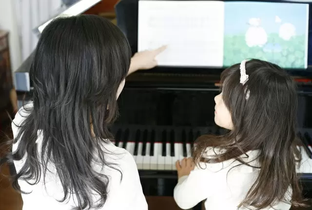 「ほめる」子育てが生み出す、主体性のない子ども／くやまない、悩まない、自分を責めない――心がラクになるアドラー流子育て【第22回】