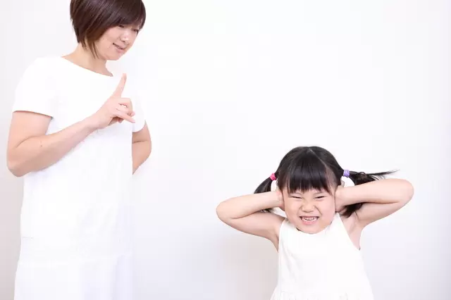 子どもの困った行動をやめさせたいなら／くやまない、悩まない、自分を責めない――心がラクになるアドラー流子育て【第25回】