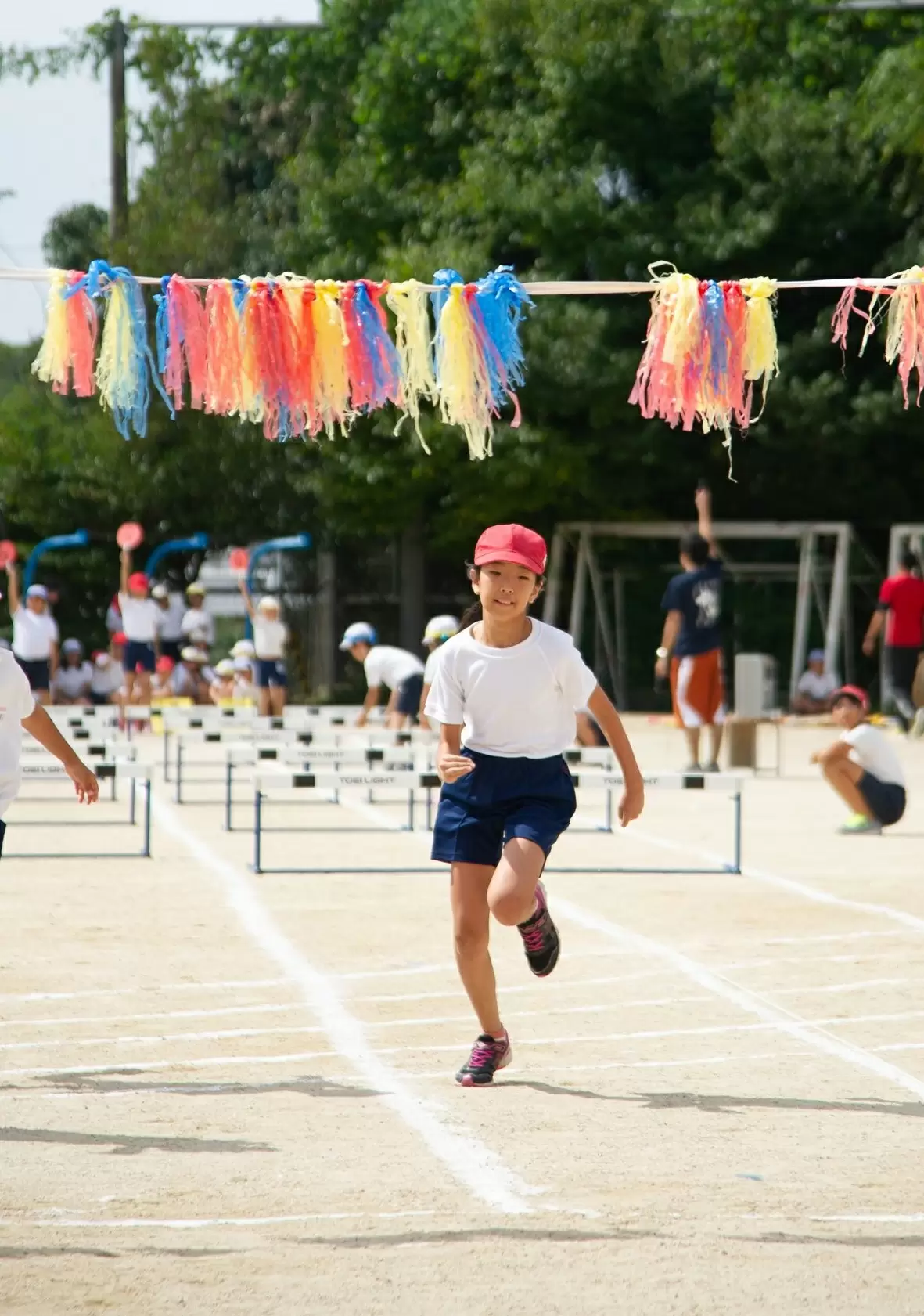 逆さ撮り　子連れ カメラマン直伝！運動会で子どもを上手に撮影する6つのポイント | 子育て情報全般 | 子育て情報 | 保護者の方へ | 学研キッズネット
