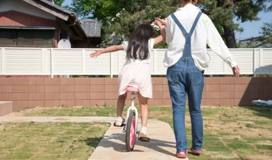 一輪車に乗れるようになる！オススメ練習法　「おへそから進む」がコツ