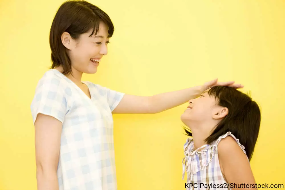 子どもを「褒めすぎる親」「褒めない親」、どちらが毒親？【コソダテのヒント】