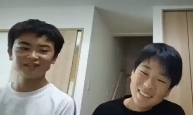 笑顔でインタビューに答えてくれる克貴さん（左）、蒼平さん（右）。