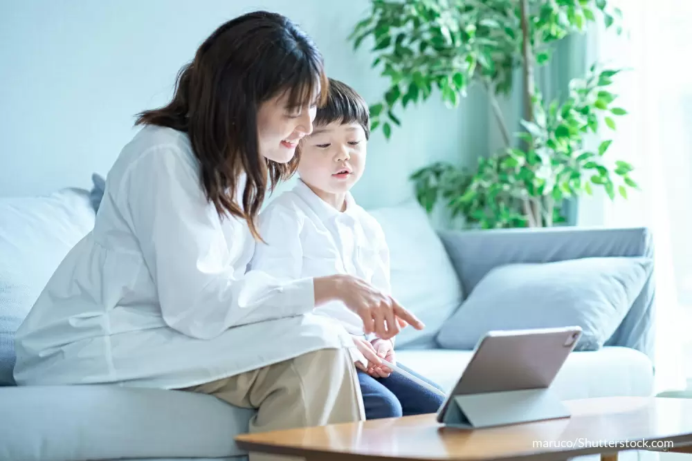 話し合う親子のイメージ
