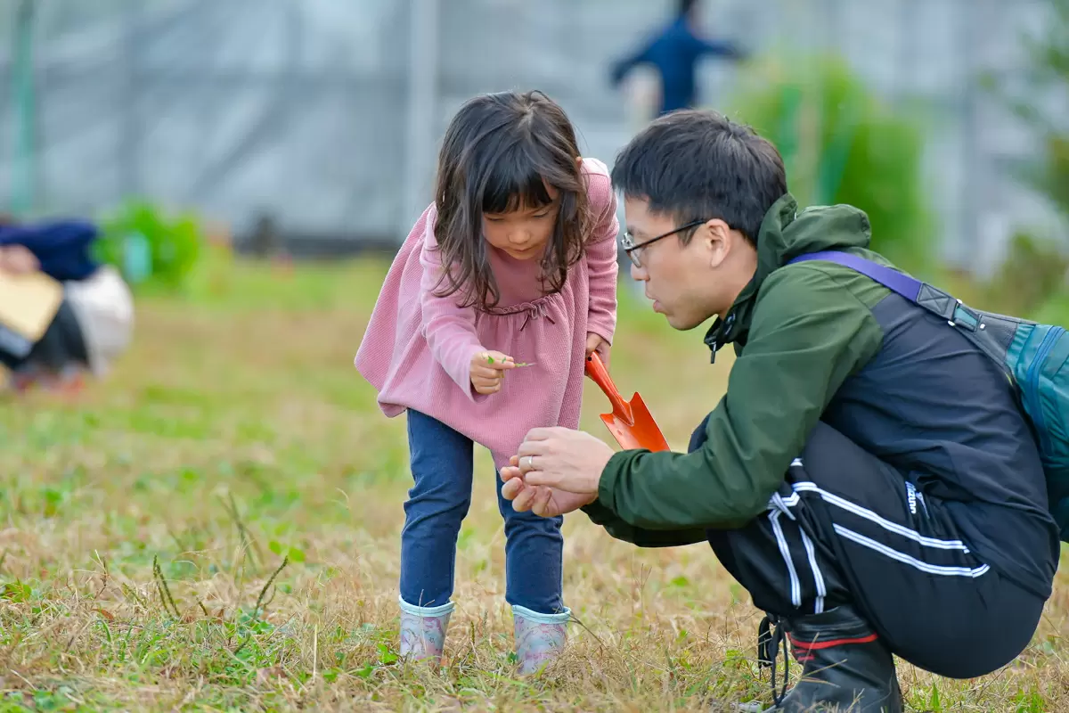 料理して食べる？科学実験する？雑草博士が教える身近な雑草とのふれあい方【井坂敦子の注目まなびスポット】