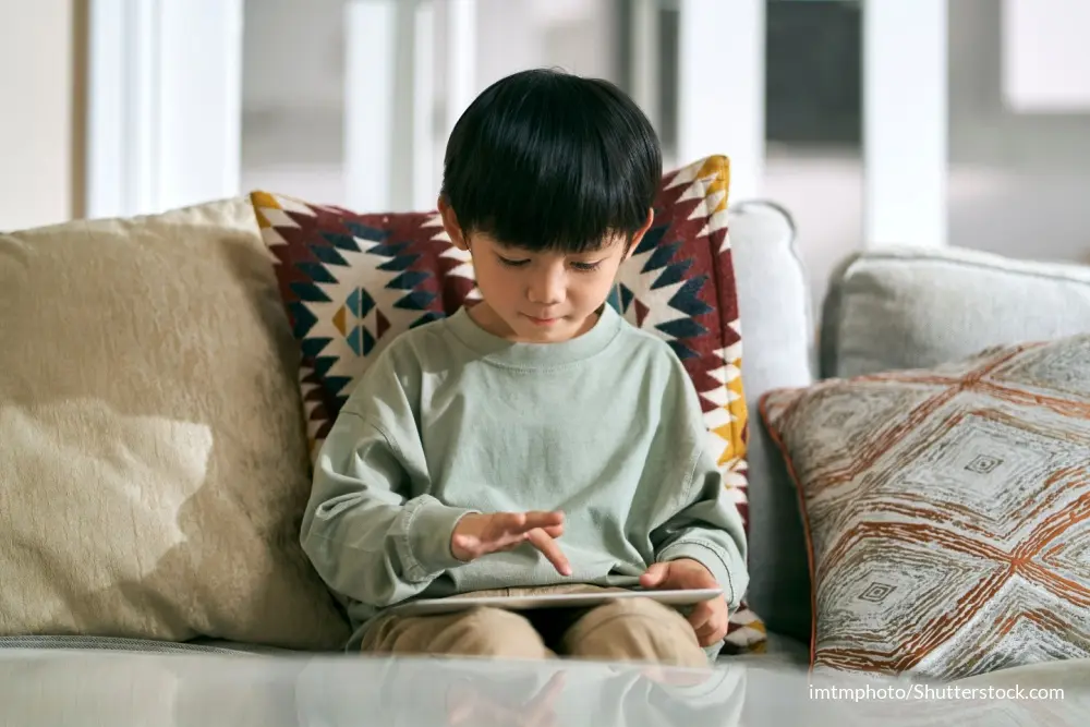 タブレットを使用する子どものイメージ