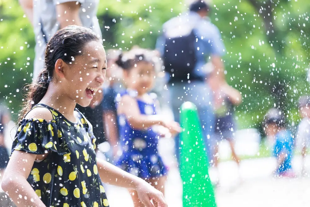 【2025年最新】小学校・中学校の夏休みはいつからいつまで? 都道府県別「夏季休暇一覧」