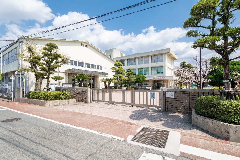小学校のイメージ