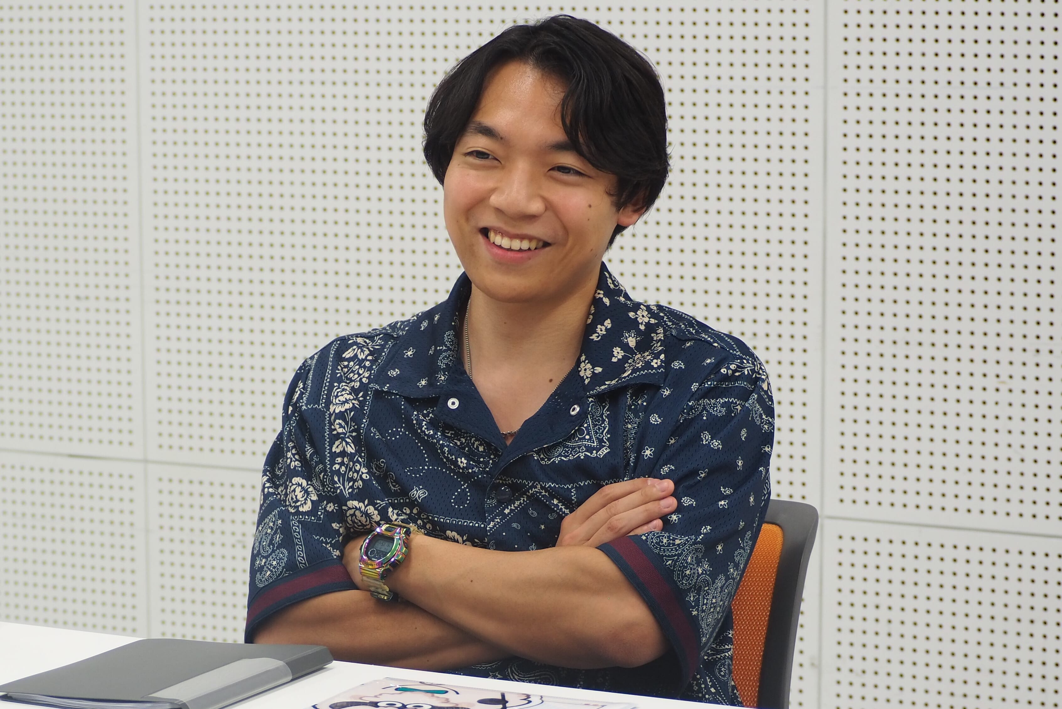 学研キッズネットのインタビューにこたえるQuizKnock伊沢さん