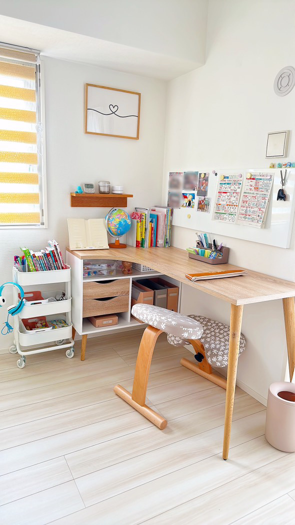 子どもの学習机のインスタグラム画像
