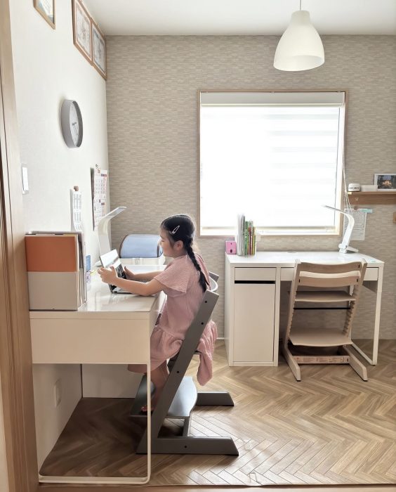 子どもの学習机のインスタグラム画像