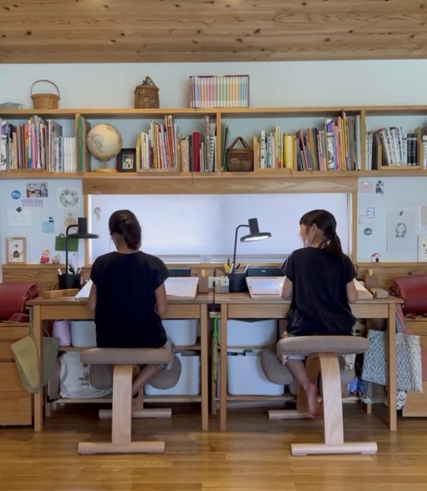 子どもの学習机のインスタグラム画像