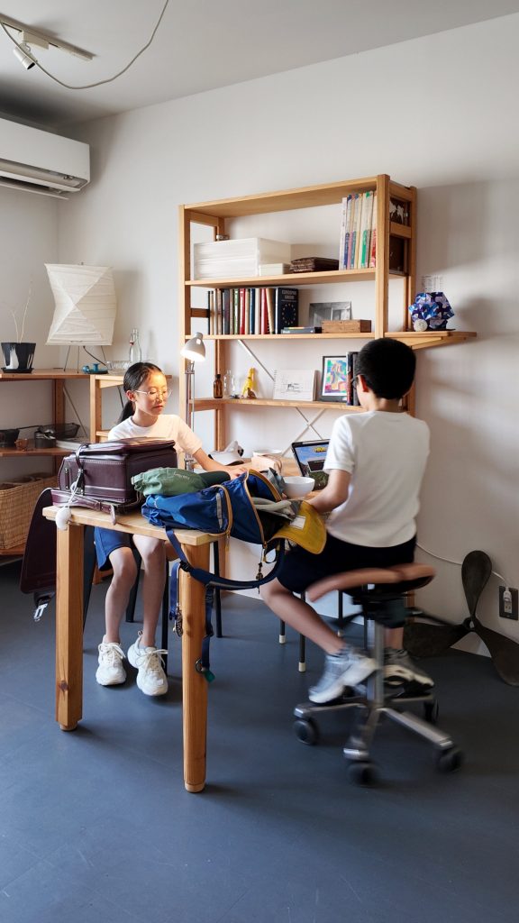 子どもの学習机のインスタグラム画像