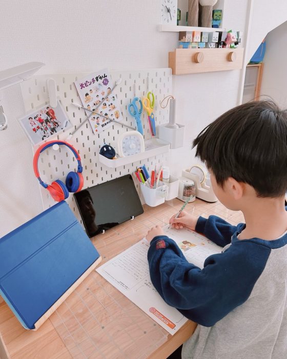 子どもの学習机のインスタグラム画像
