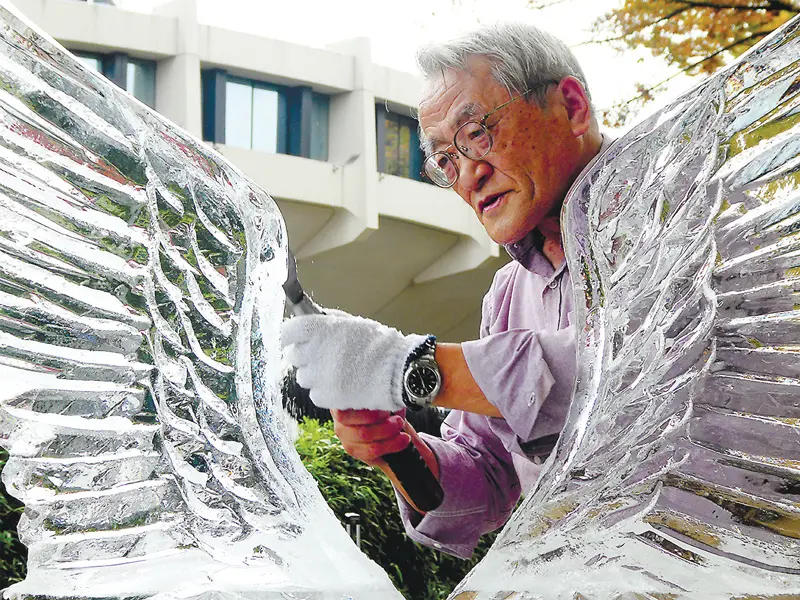 現代の名工」に初の氷彫刻師 | ニュース | キッズネット