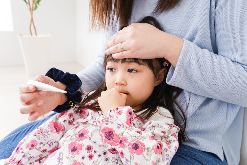 小児科医師に聞いた「学校感染症」種類別の出席停止日数や流行時期【便利な一覧表付き】