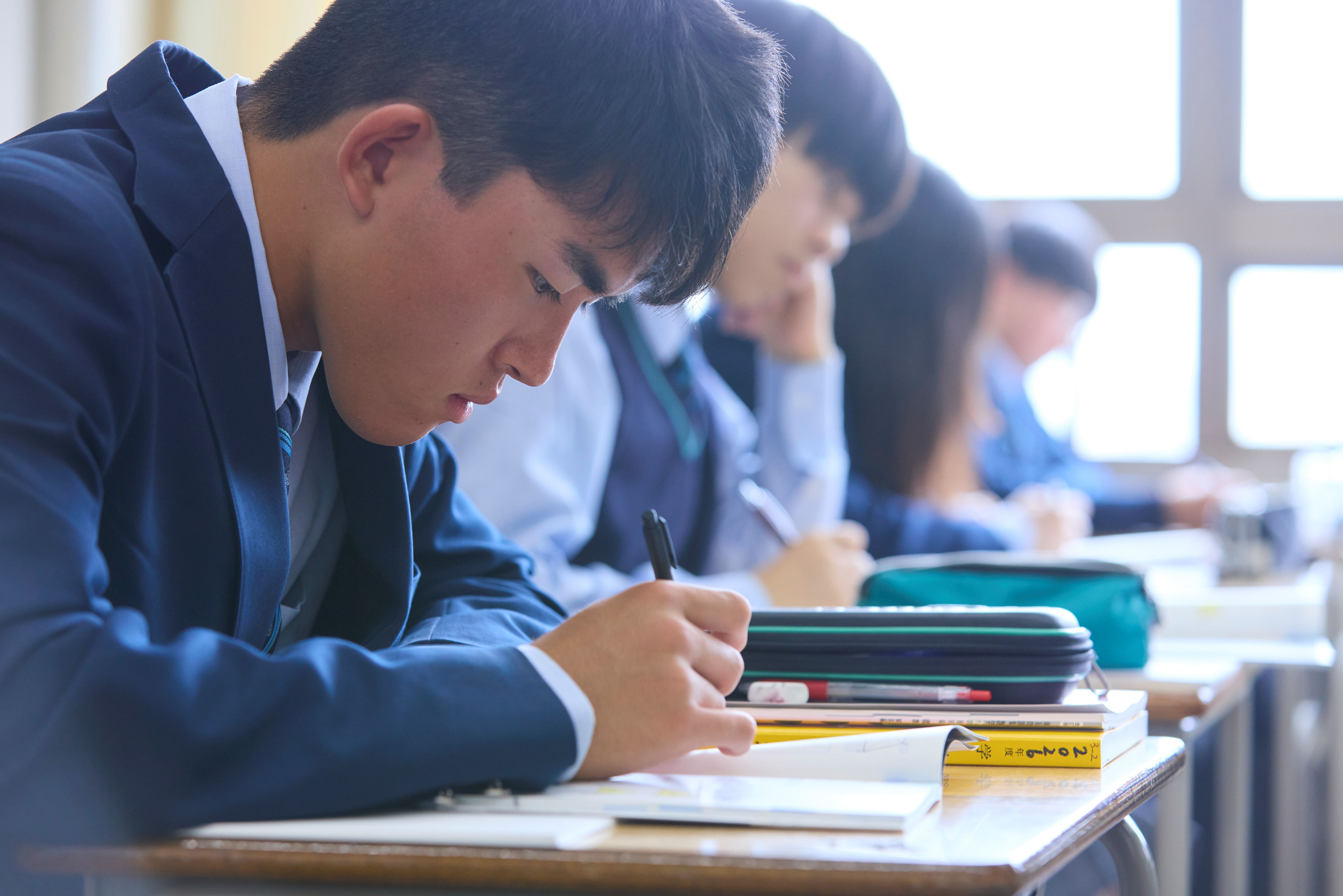 多摩大学附属聖ヶ丘中学高等学校(東京都多摩市)の校舎