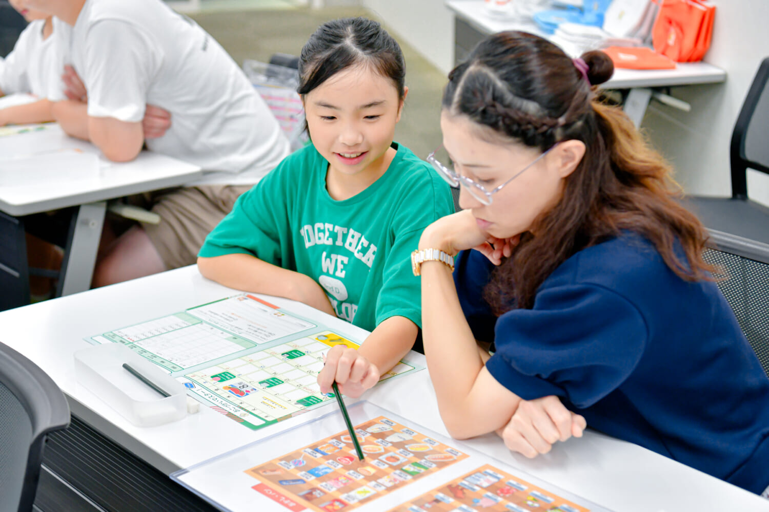 親子で話しあう様子