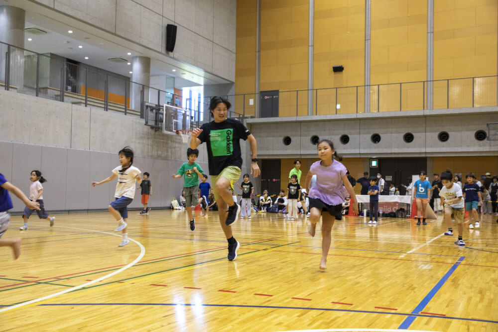 2つのポイントで今よりもっと足が速くなる? biima sports×Gakken走り方の教室開校!【あそび まなび かがくラボ2026レポート】