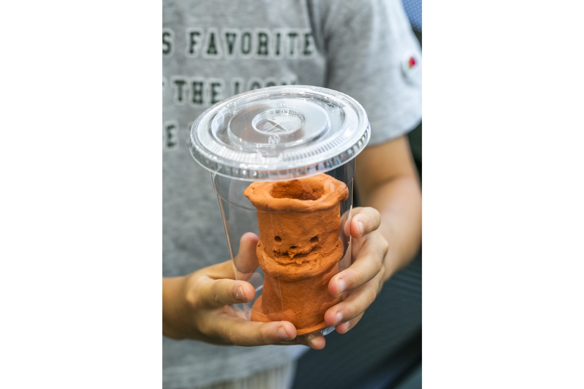 プラスチックカップに入ったはにわ